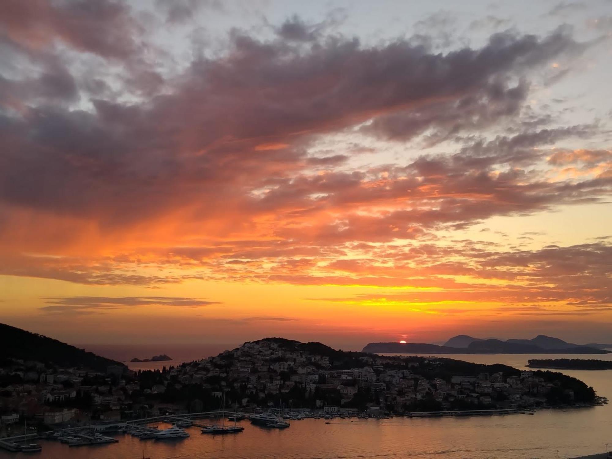 Rooms Anela With Large Common Tarrace And Beautiful Sea View Dubrovnik Ngoại thất bức ảnh