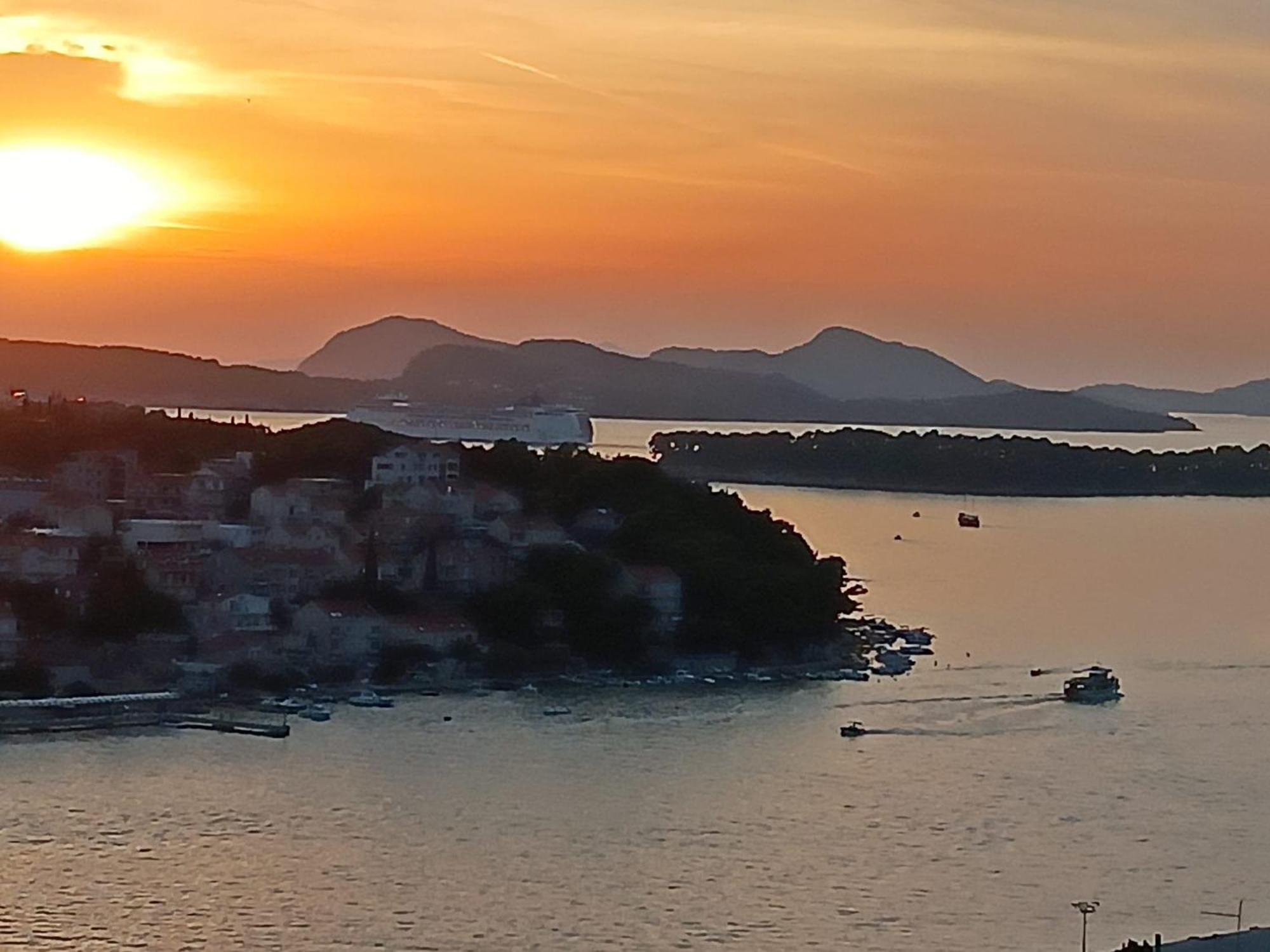 Rooms Anela With Large Common Tarrace And Beautiful Sea View Dubrovnik Ngoại thất bức ảnh