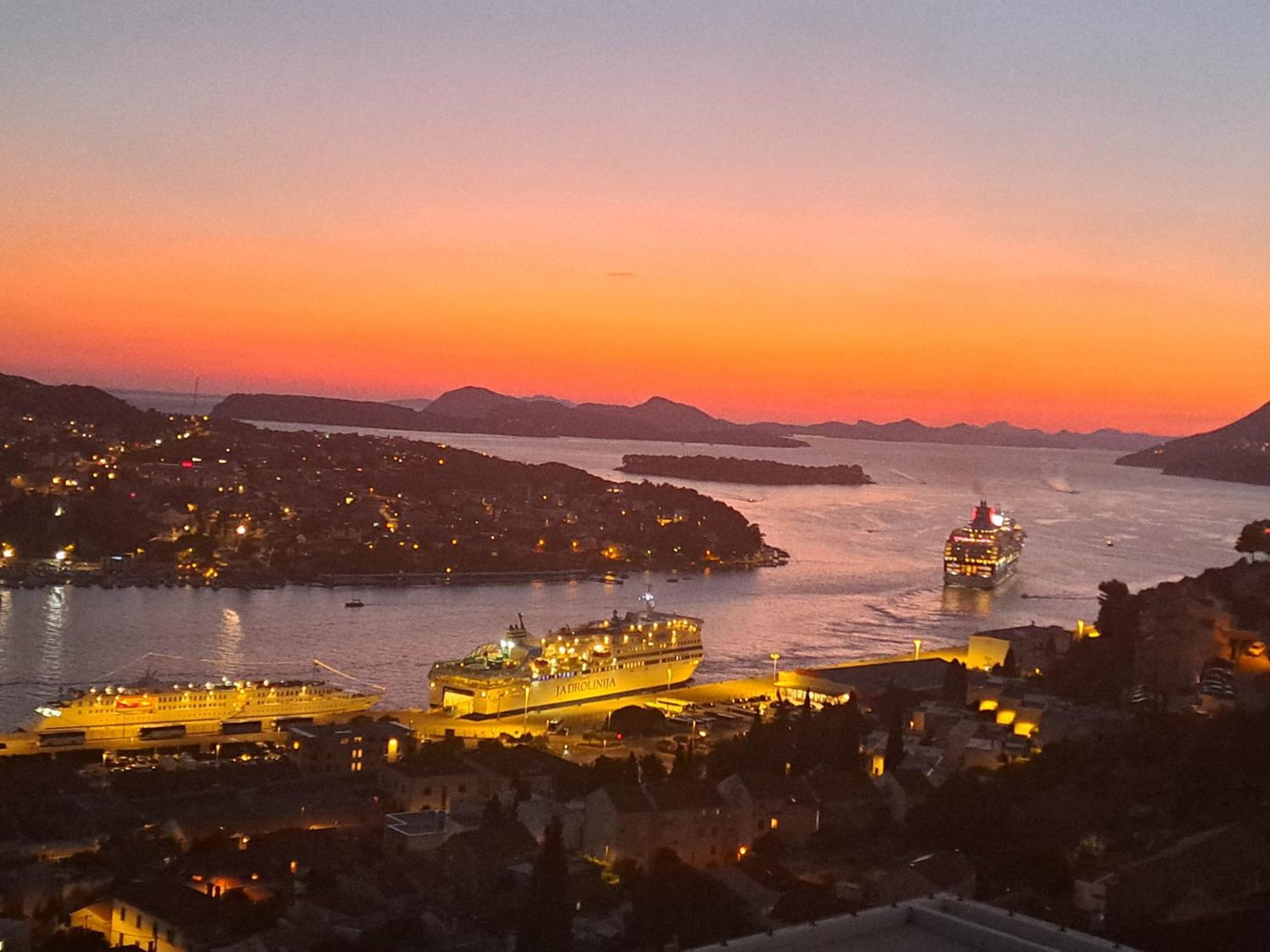 Rooms Anela With Large Common Tarrace And Beautiful Sea View Dubrovnik Ngoại thất bức ảnh